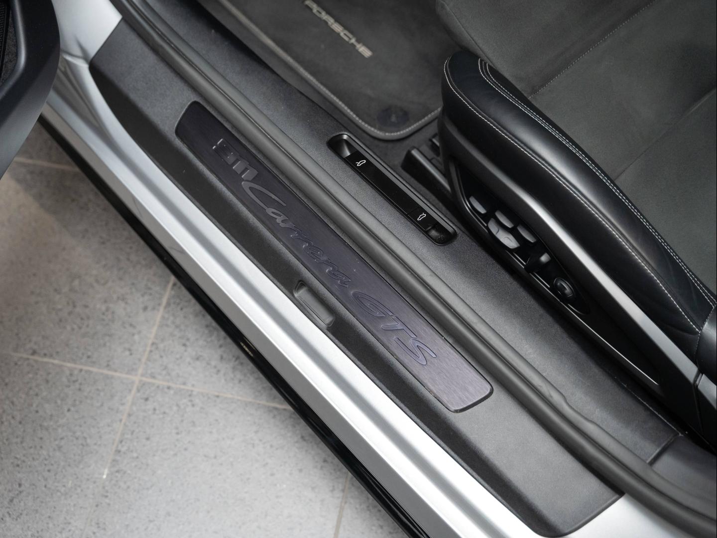 Voitures occasions PORSCHE 911 Coupe Carrera S Champagne-au-Mont-d'Or