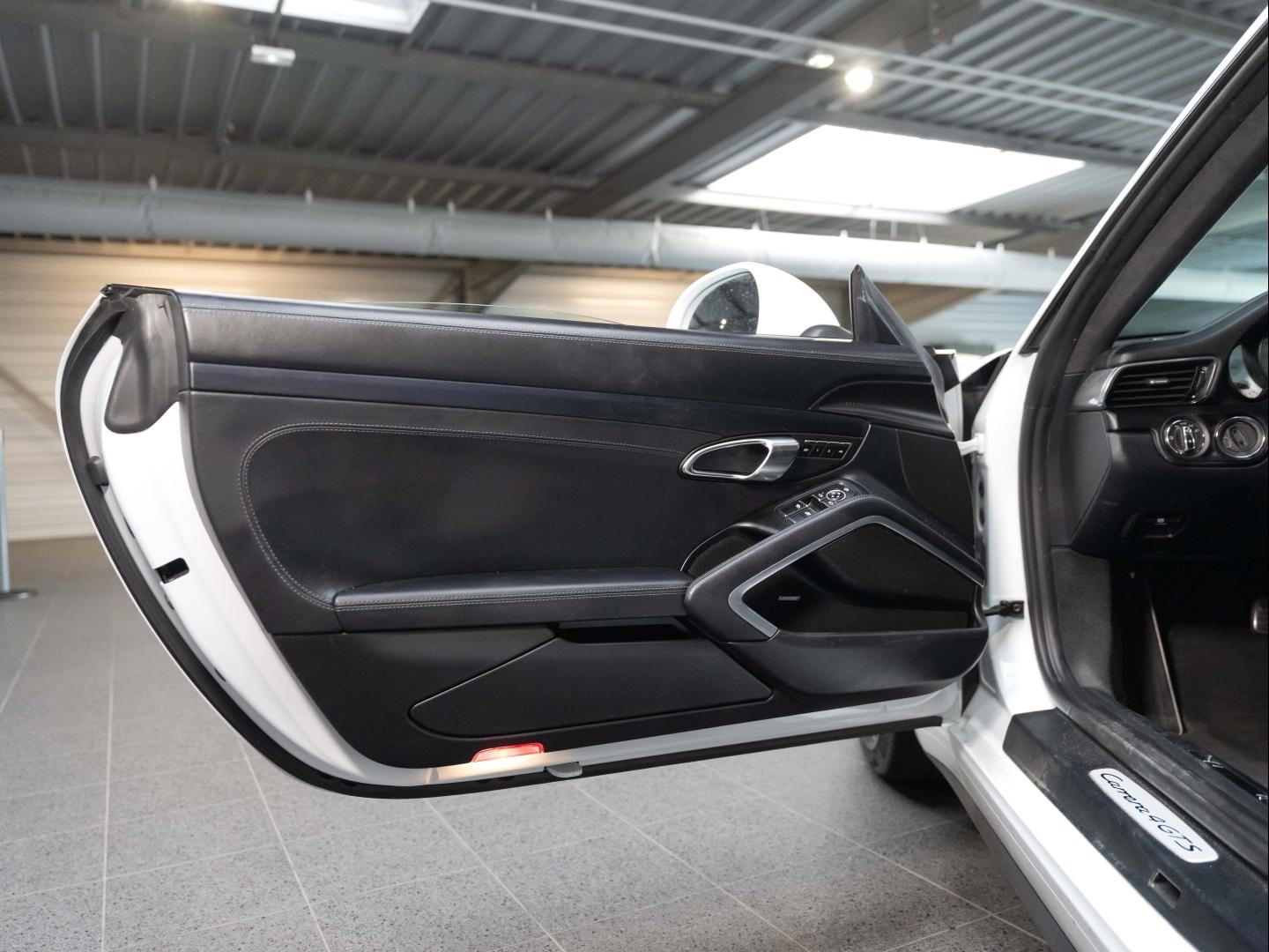 Voitures occasions PORSCHE 911 Coupe GTS Champagne-au-Mont-d'Or