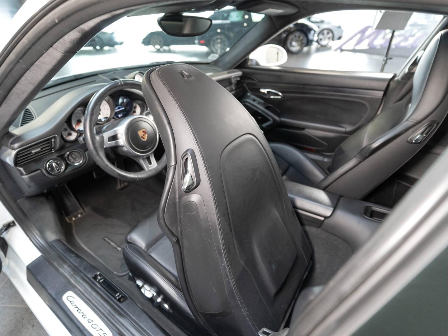 Voitures occasions PORSCHE 911 Coupe GTS Champagne-au-Mont-d'Or