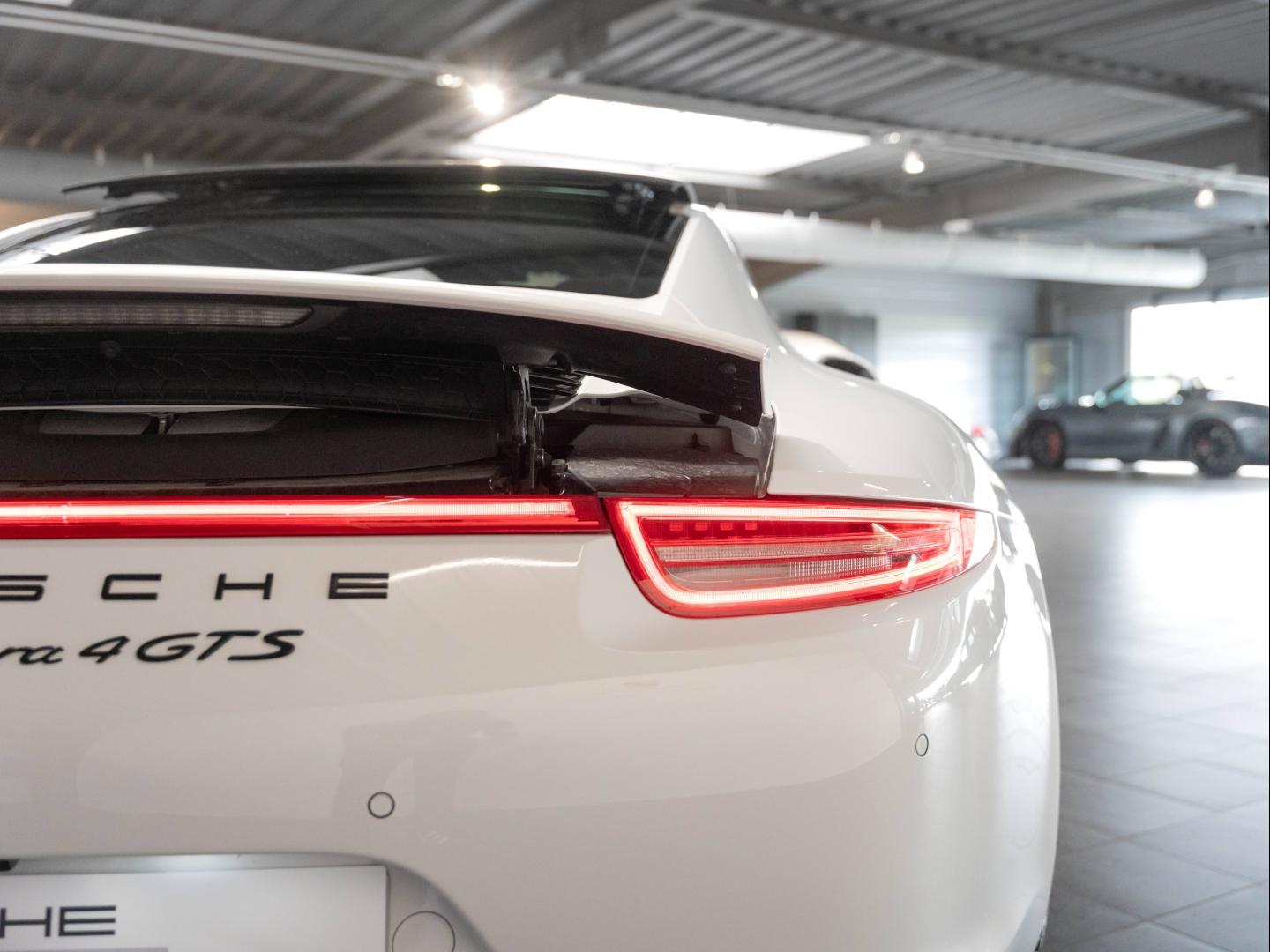Voitures occasions PORSCHE 911 Coupe GTS Champagne-au-Mont-d'Or