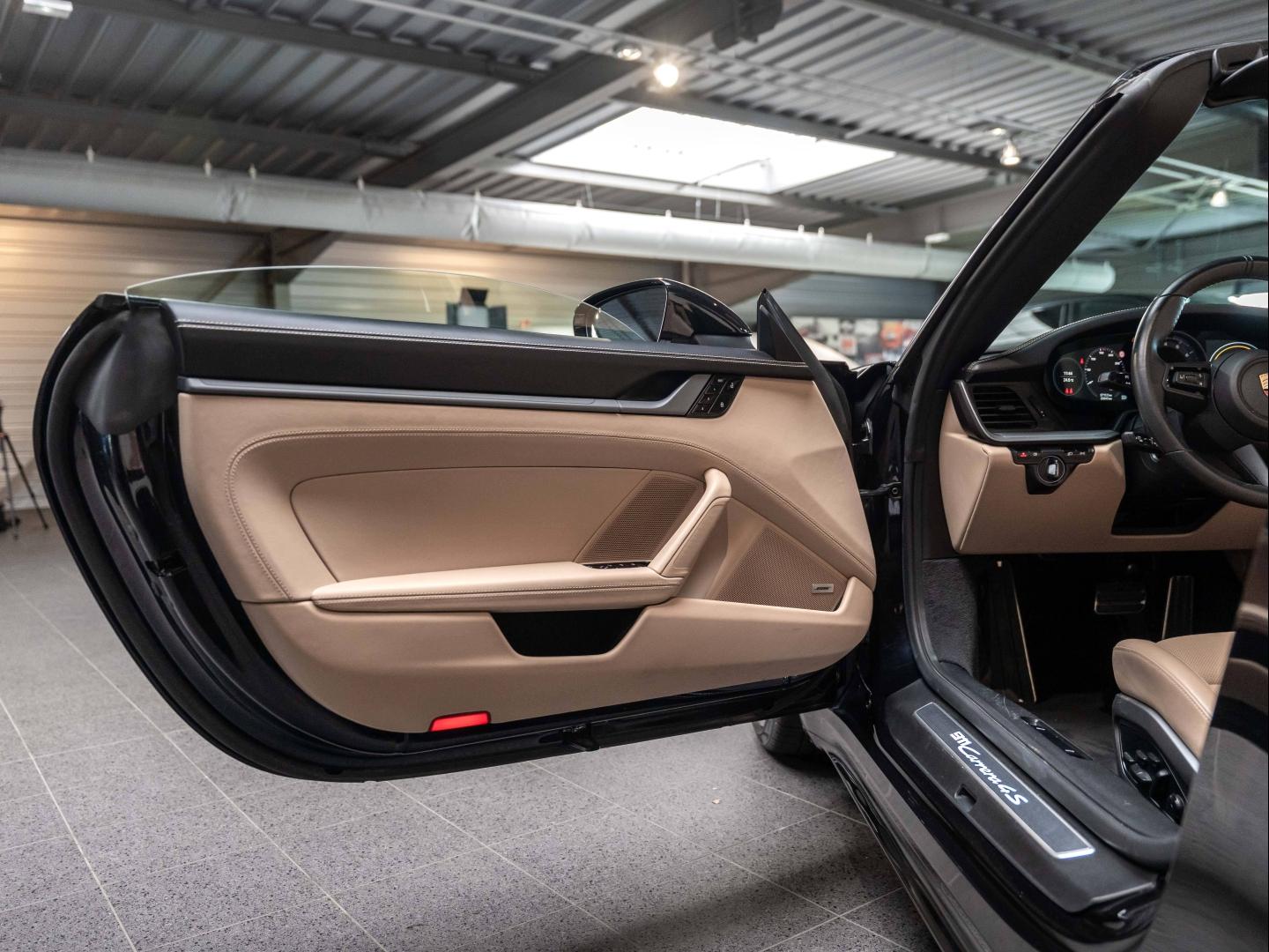 Voitures occasions PORSCHE 911 Cabriolet Carrera 4S Champagne-au-Mont-d'Or