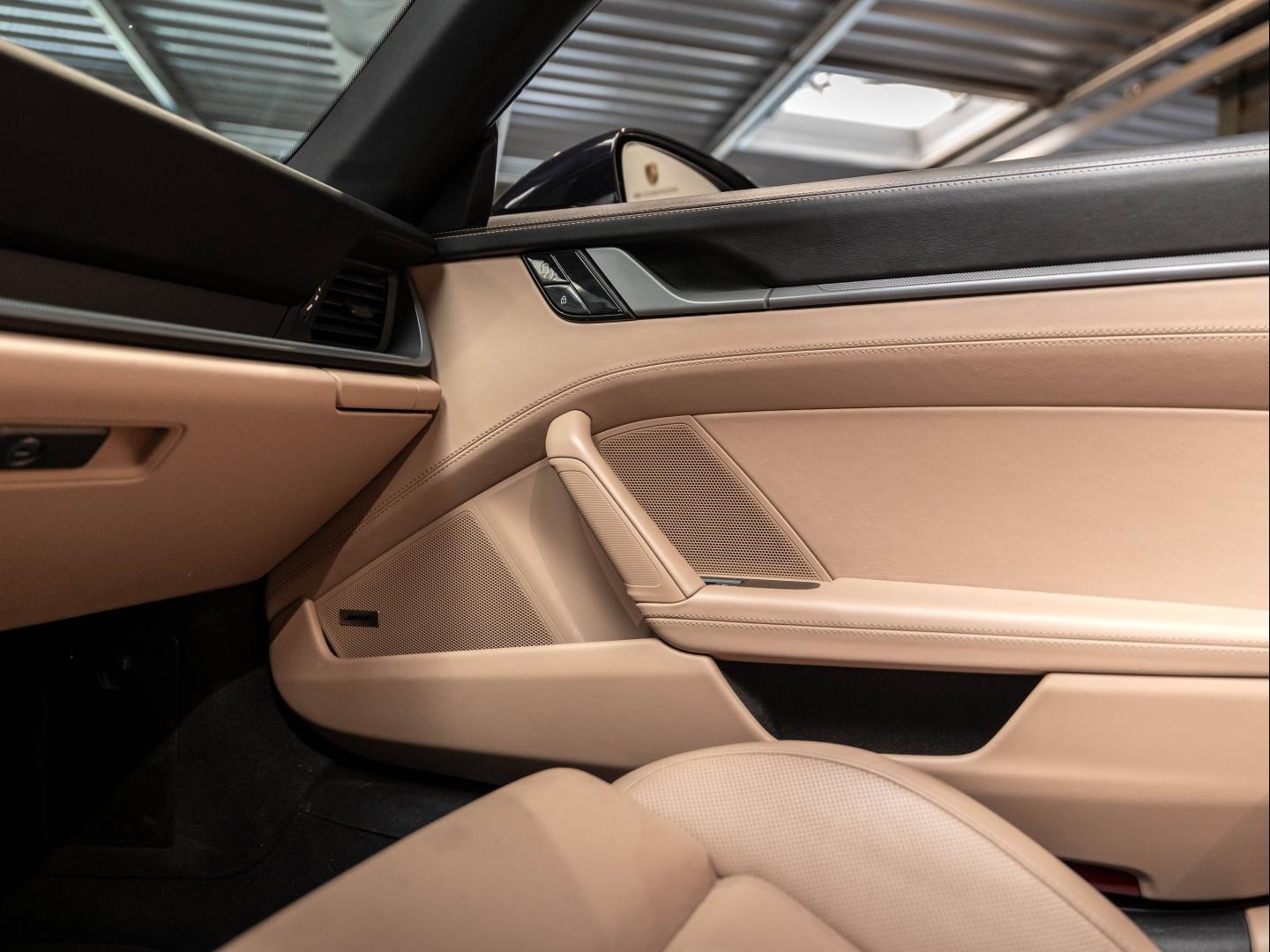 Voitures occasions PORSCHE 911 Cabriolet Carrera 4S Champagne-au-Mont-d'Or