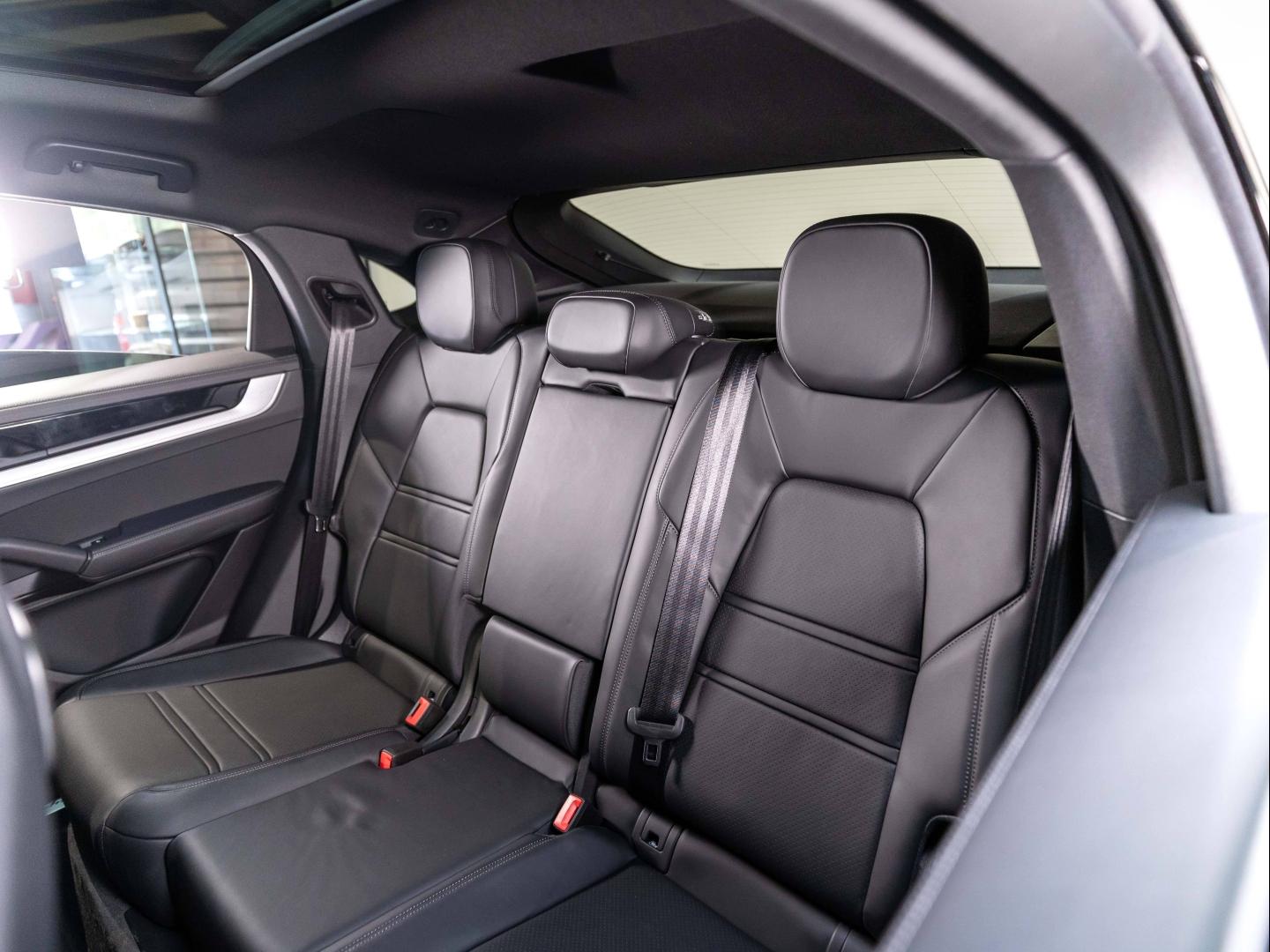 Voitures occasions PORSCHE Cayenne Coupe E-Hybrid Champagne-au-Mont-d'Or