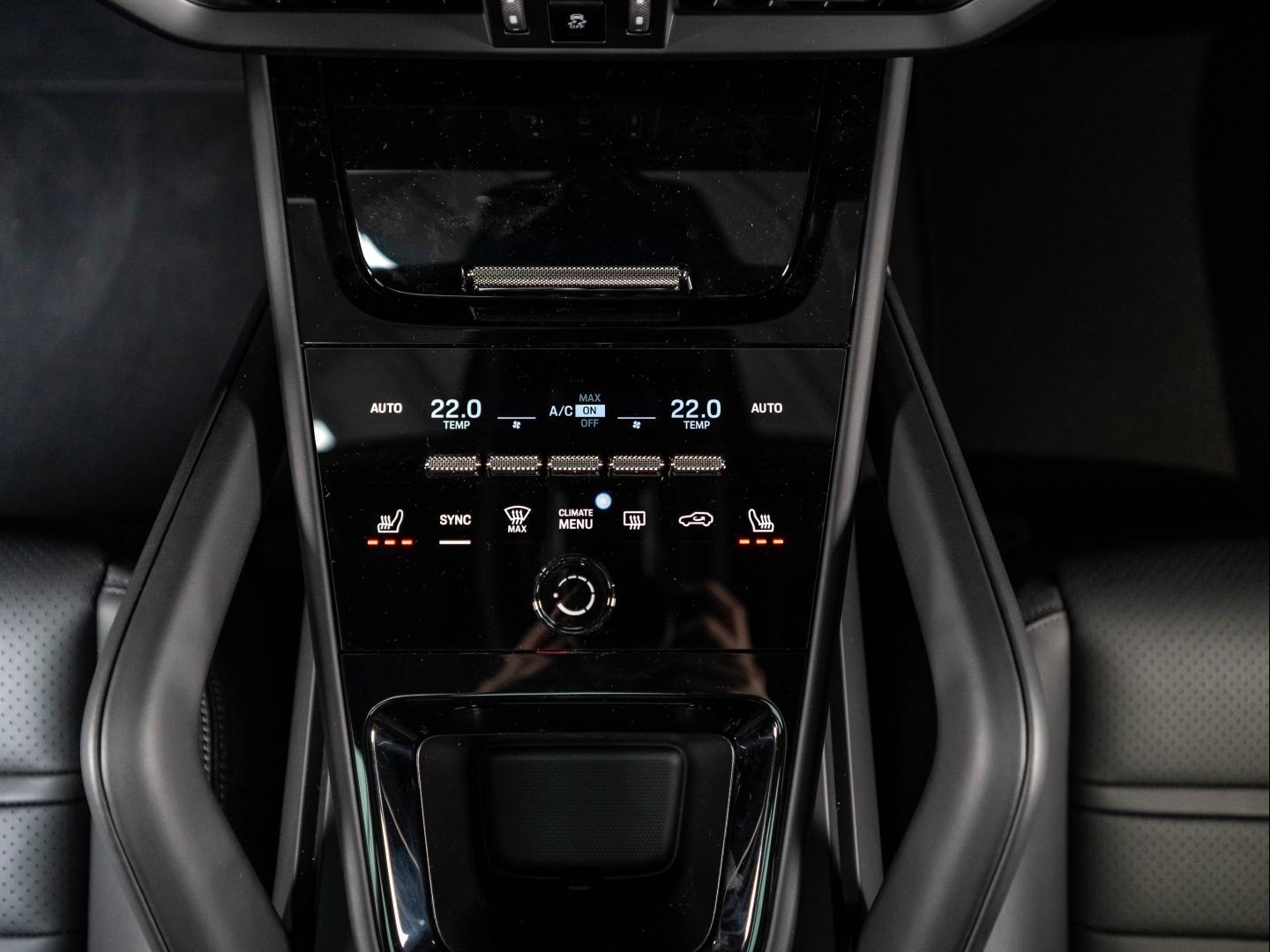 Voitures occasions PORSCHE Cayenne Coupe E-Hybrid Champagne-au-Mont-d'Or