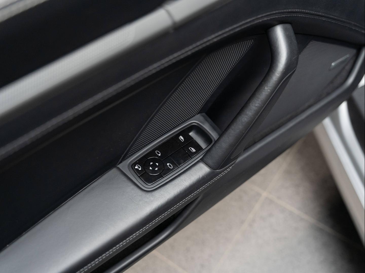 Voitures occasions PORSCHE 911 Coupe Carrera S Champagne-au-Mont-d'Or