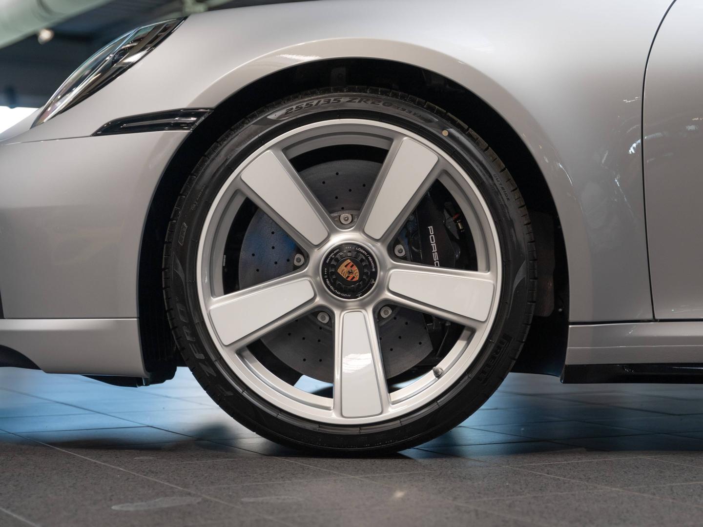 Voitures occasions PORSCHE 911 Coupe Turbo 50e anniv Champagne-au-Mont-d'Or