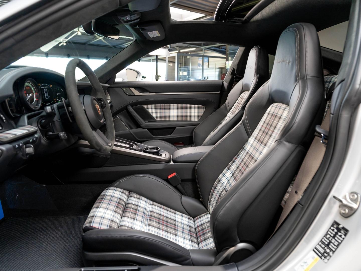 Voitures occasions PORSCHE 911 Coupe Turbo 50e anniv Champagne-au-Mont-d'Or