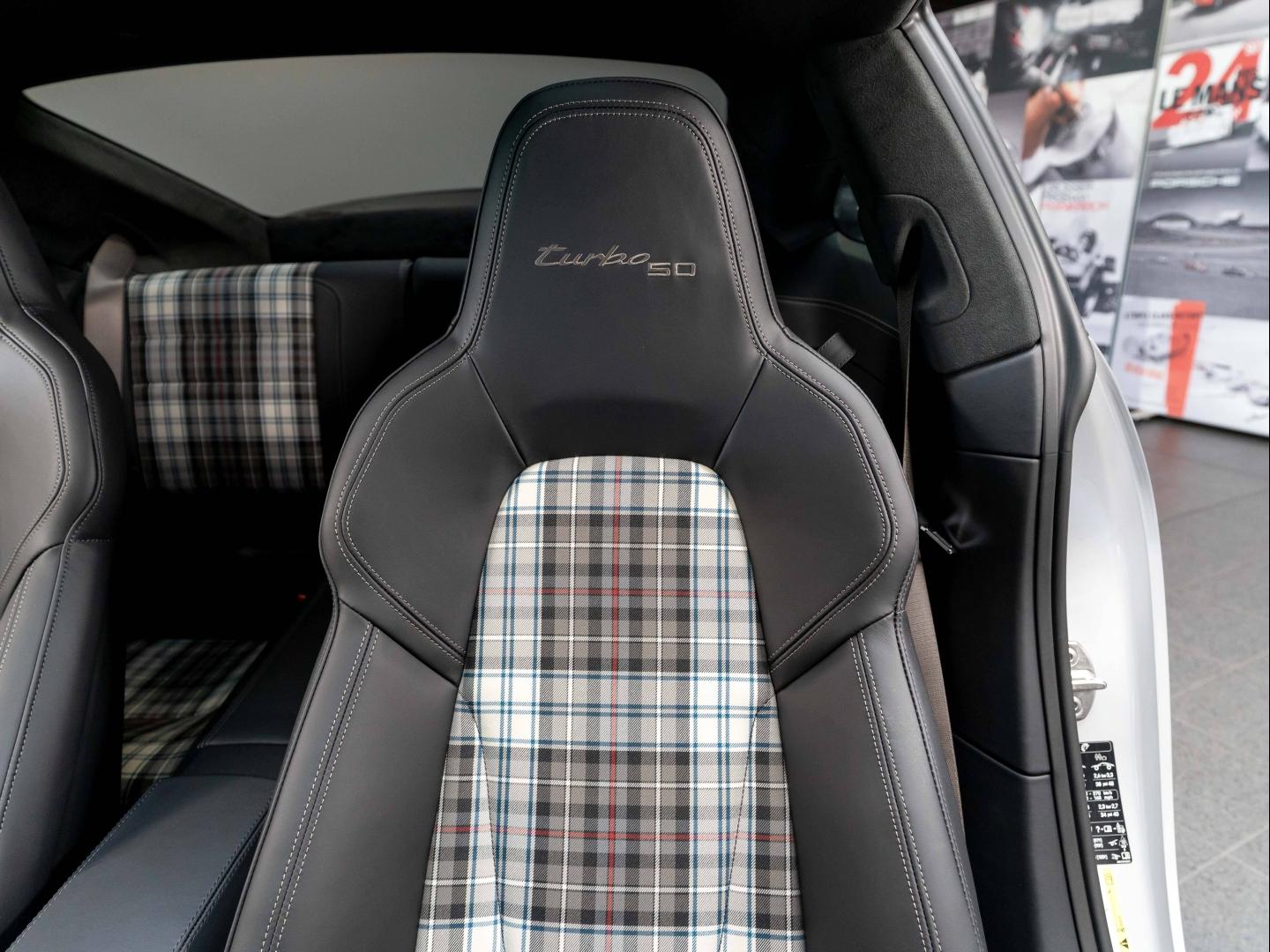Voitures occasions PORSCHE 911 Coupe Turbo 50e anniv Champagne-au-Mont-d'Or