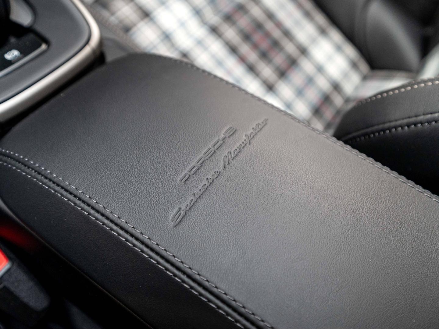 Voitures occasions PORSCHE 911 Coupe Turbo 50e anniv Champagne-au-Mont-d'Or