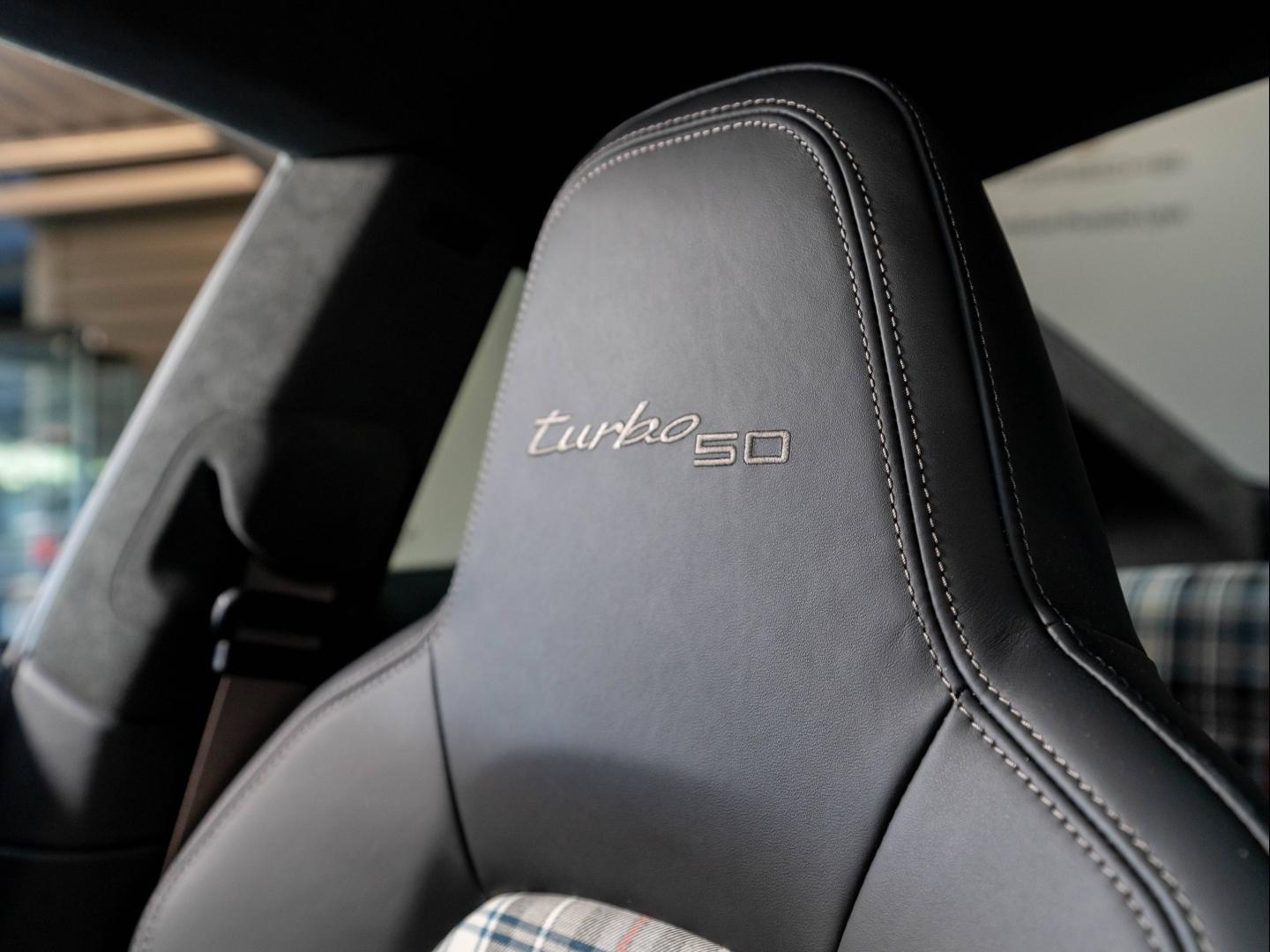 Voitures occasions PORSCHE 911 Coupe Turbo 50e anniv Champagne-au-Mont-d'Or