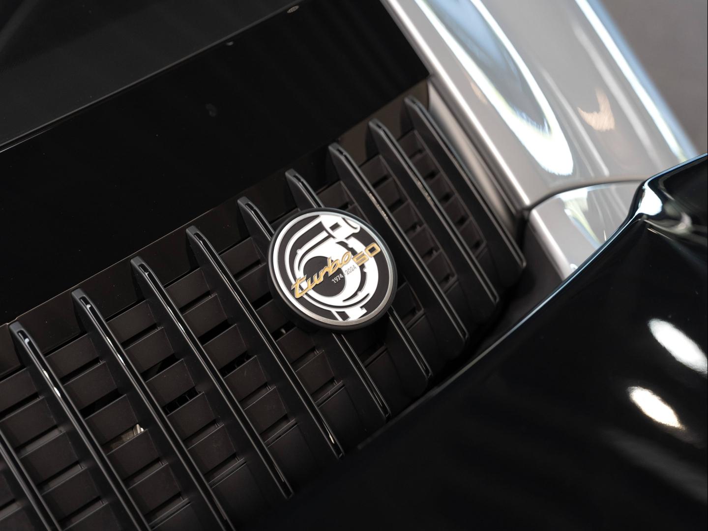 Voitures occasions PORSCHE 911 Coupe Turbo 50e anniv Champagne-au-Mont-d'Or