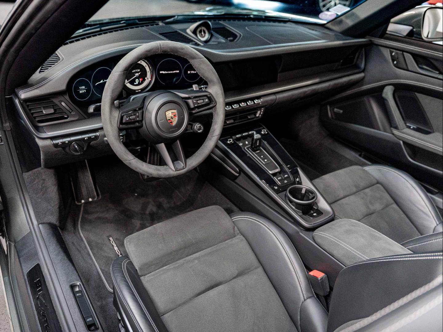 Voitures occasions PORSCHE 911 Cabriolet Carrera GTS Champagne-au-Mont-d'Or