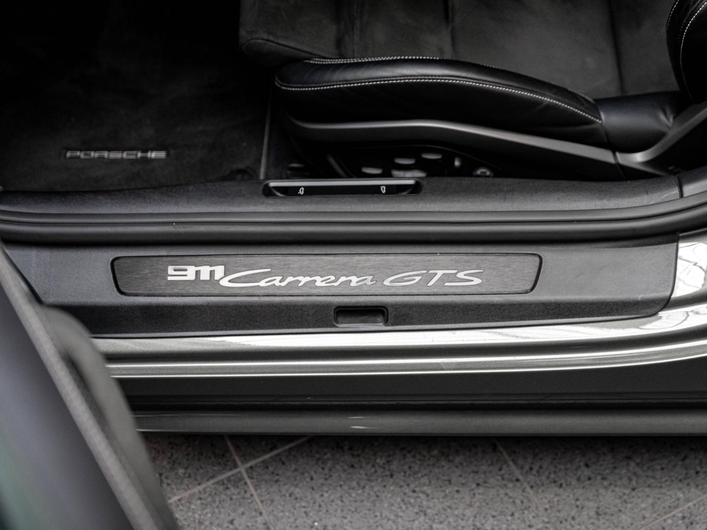 Voitures occasions PORSCHE 911 Cabriolet Carrera GTS Champagne-au-Mont-d'Or