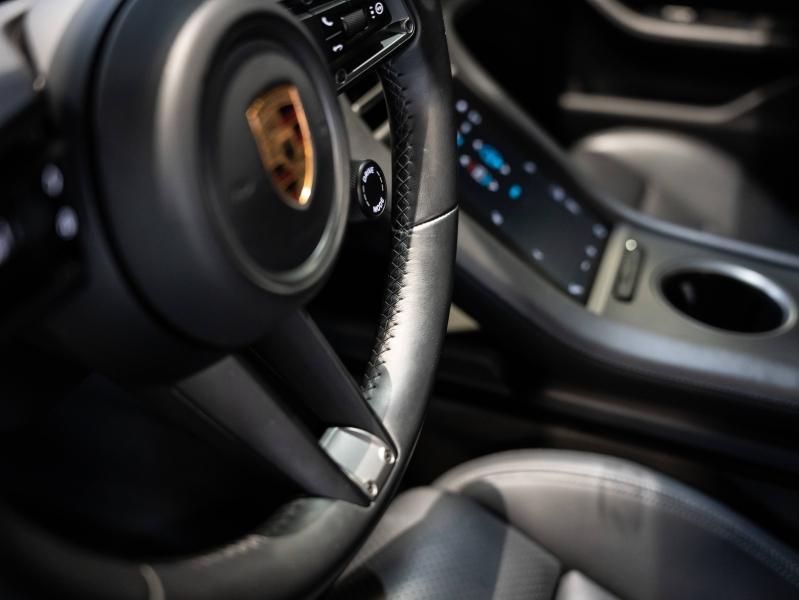 Voitures occasions PORSCHE Taycan Sport Turismo Base Saint-Witz