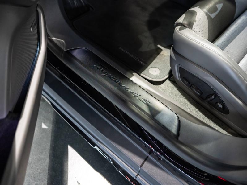 Voitures occasions PORSCHE Taycan Cross Turismo 4S Saint-Witz