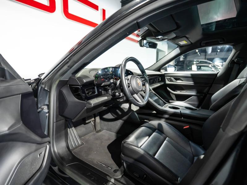 Voitures occasions PORSCHE Taycan Base Saint-Witz