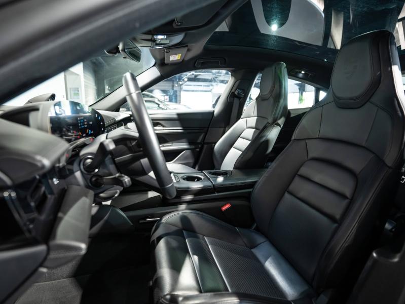 Voitures occasions PORSCHE Taycan Base Saint-Witz
