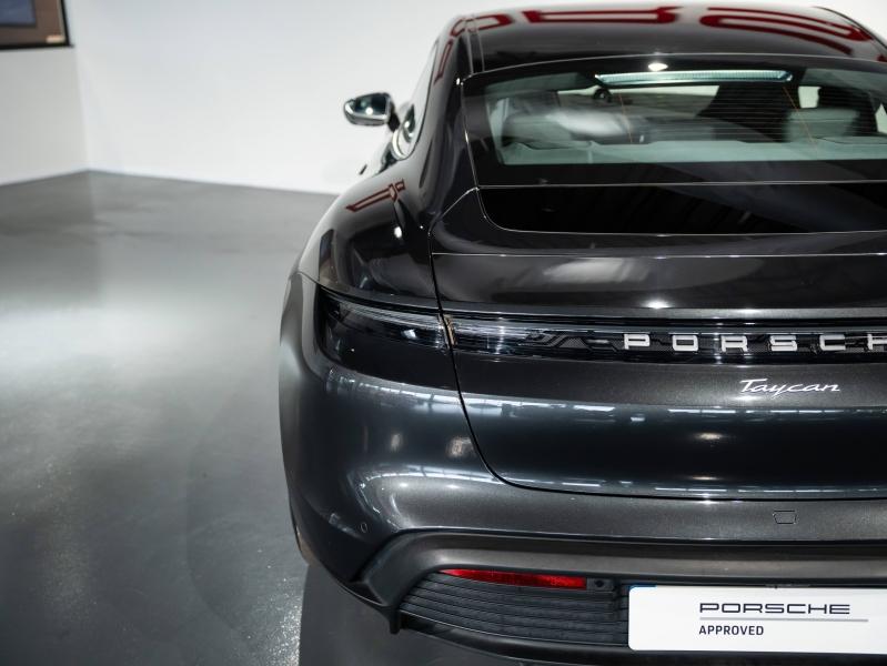 Voitures occasions PORSCHE Taycan Base Saint-Witz