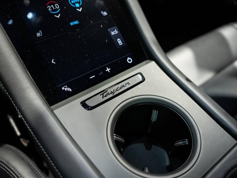 Voitures occasions PORSCHE Taycan Base Saint-Witz