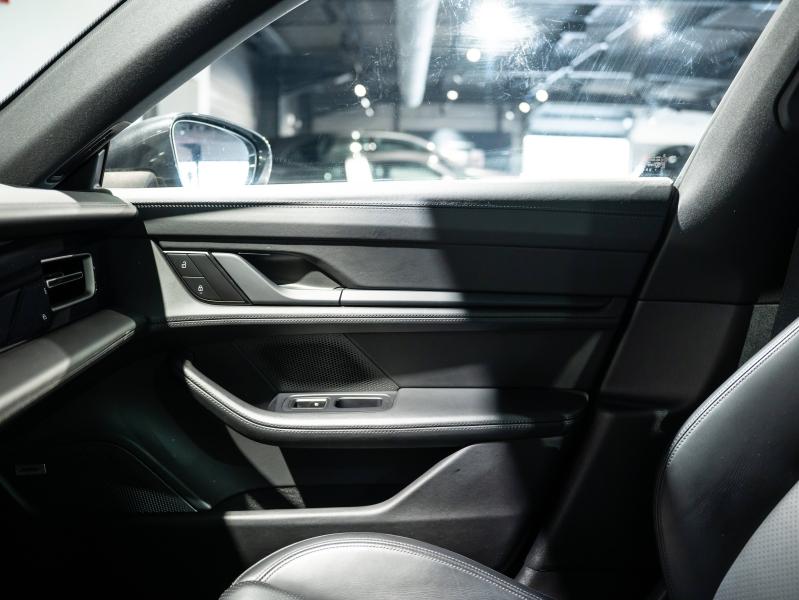Voitures occasions PORSCHE Taycan Base Saint-Witz