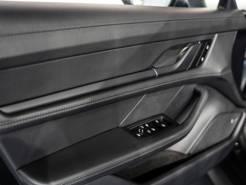 Voitures occasions PORSCHE Taycan Base Saint-Witz