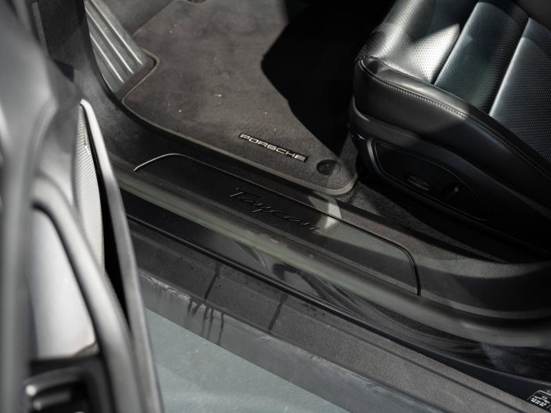 Voitures occasions PORSCHE Taycan Base Saint-Witz