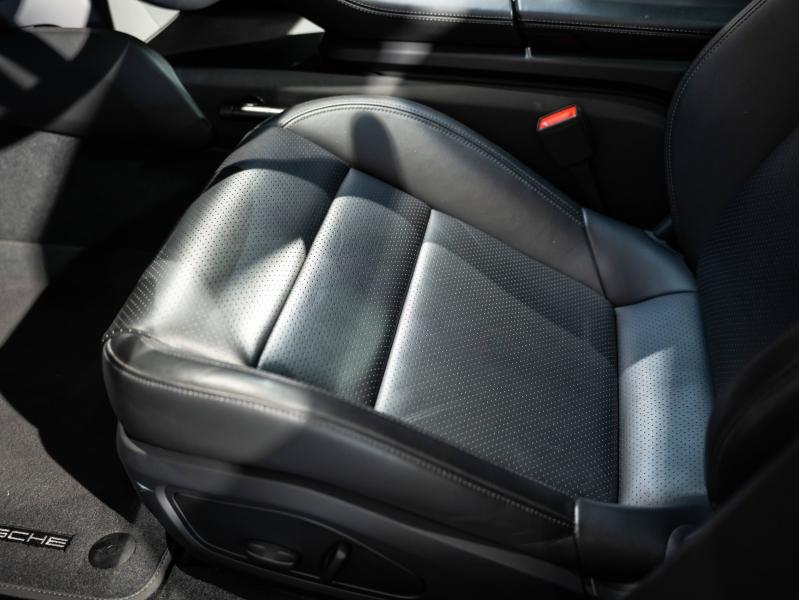 Voitures occasions PORSCHE Taycan Base Saint-Witz