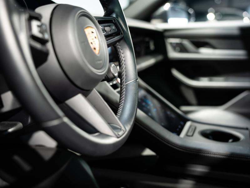 Voitures occasions PORSCHE Taycan Base Saint-Witz