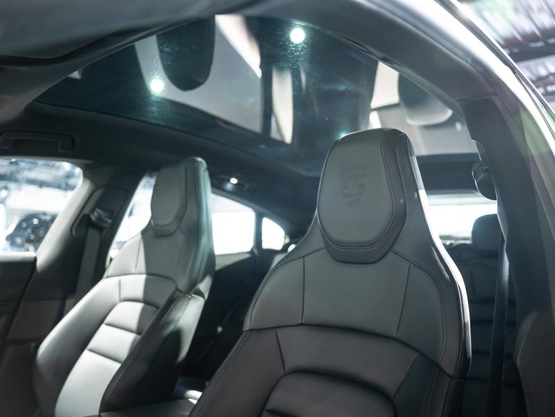 Voitures occasions PORSCHE Taycan Base Saint-Witz