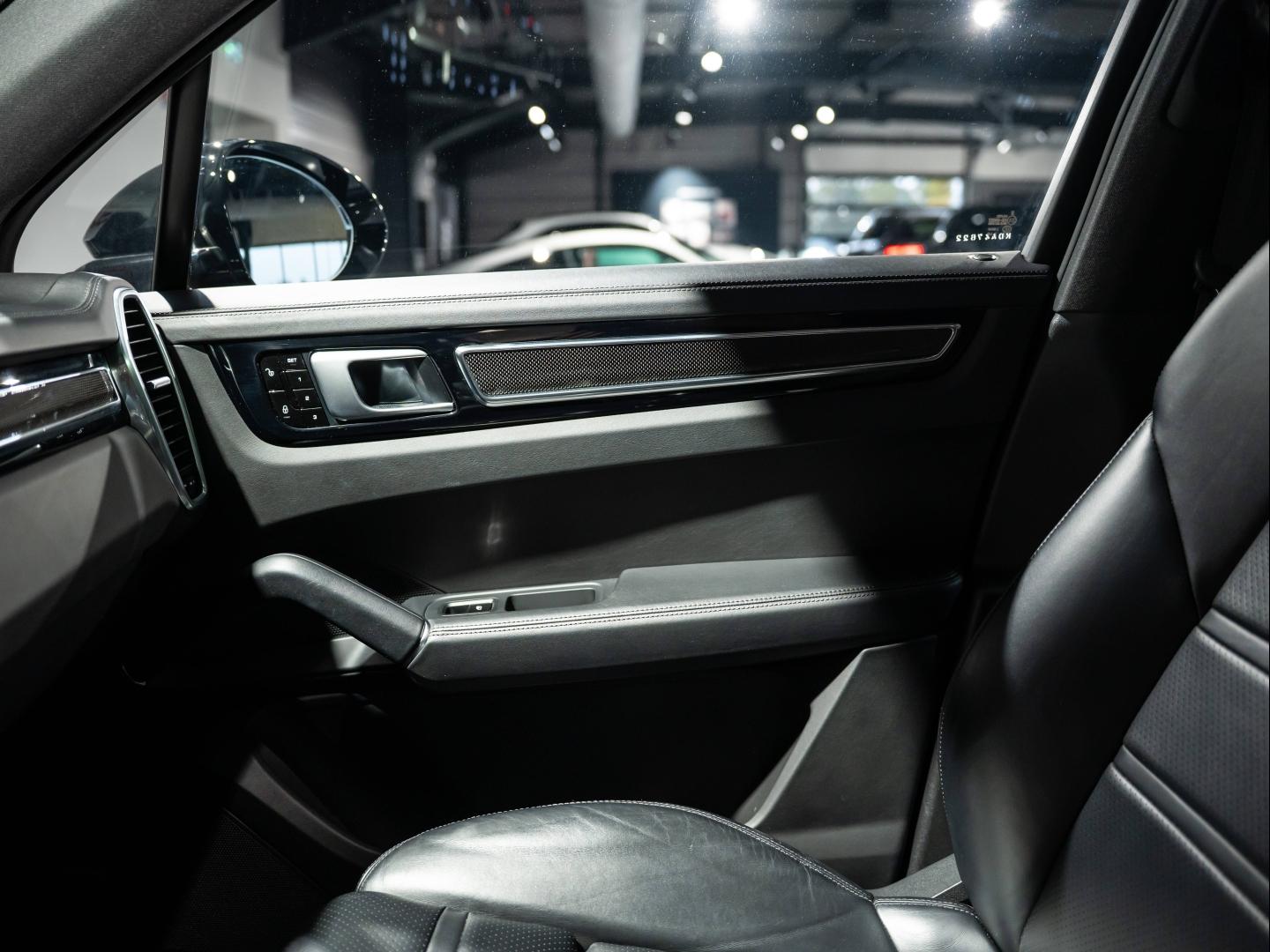 Voitures occasions PORSCHE CAYENNE E-Hybrid Saint-Witz