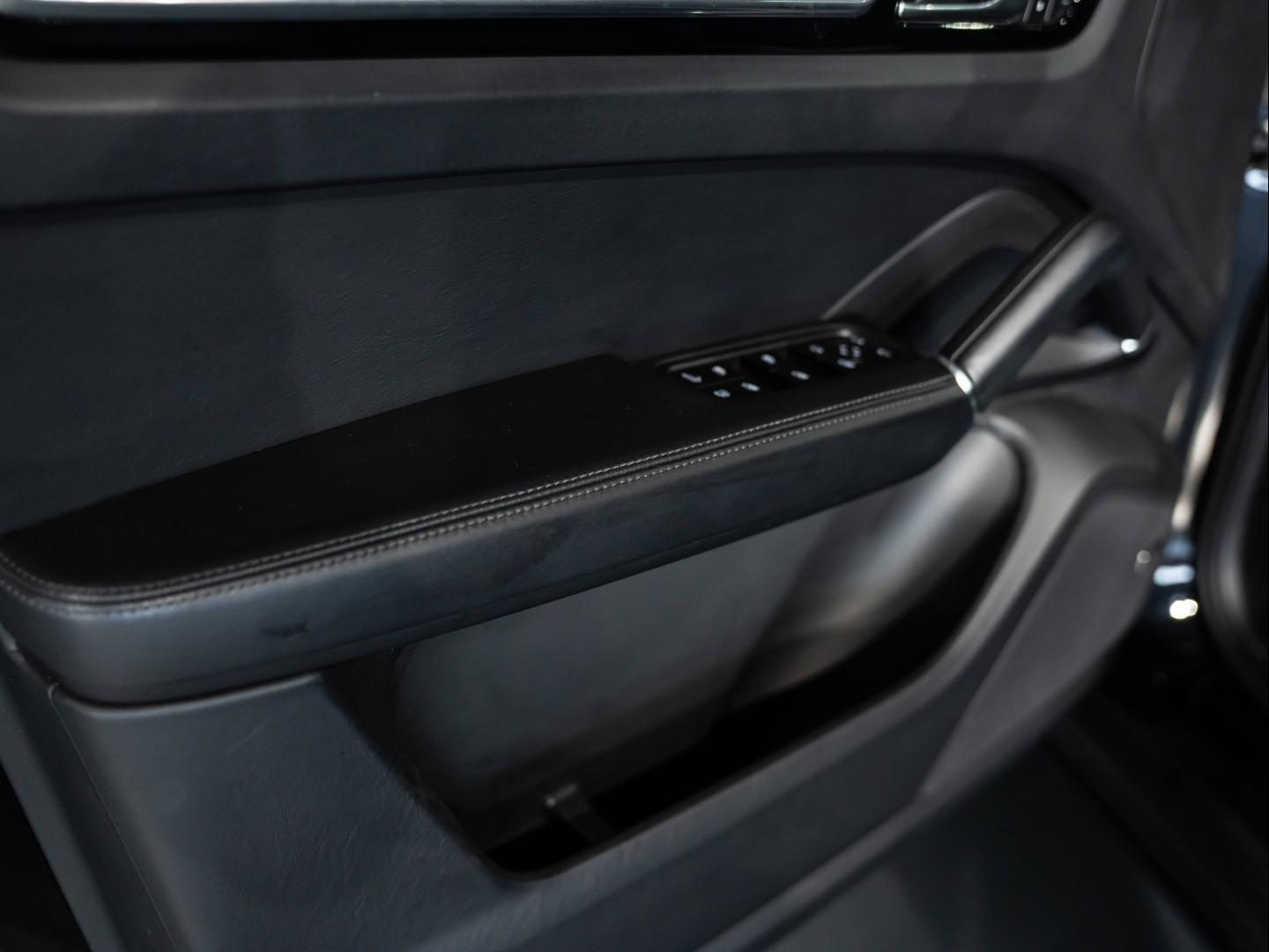 Voitures occasions PORSCHE Cayenne Coupe E-Hybrid Platinum Ed Saint-Witz