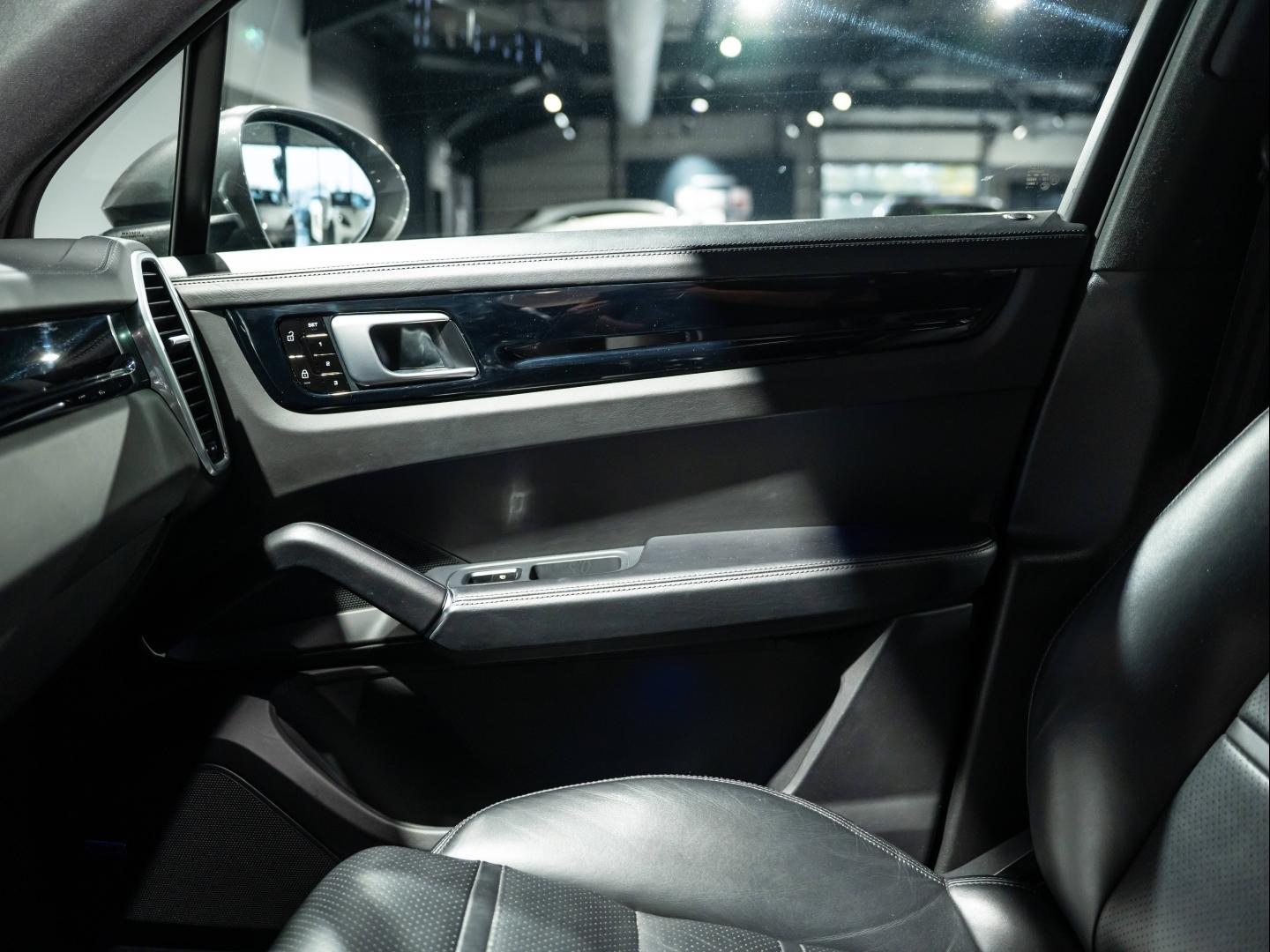 Voitures occasions PORSCHE CAYENNE E-Hybrid Saint-Witz