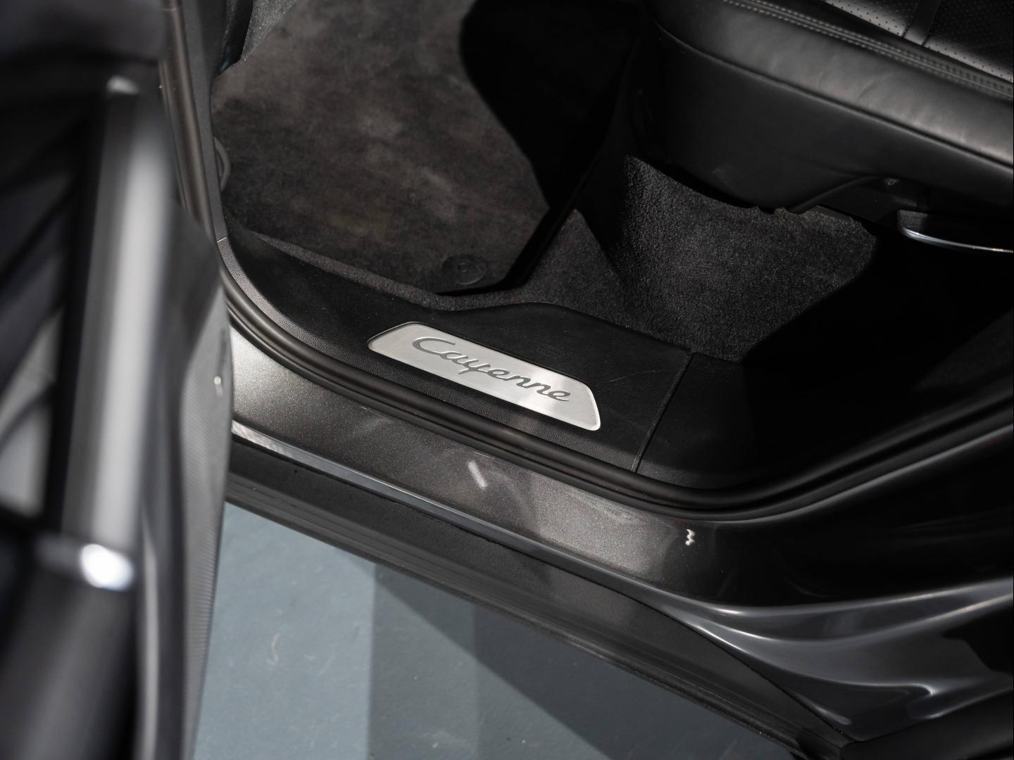 Voitures occasions PORSCHE CAYENNE E-Hybrid Saint-Witz
