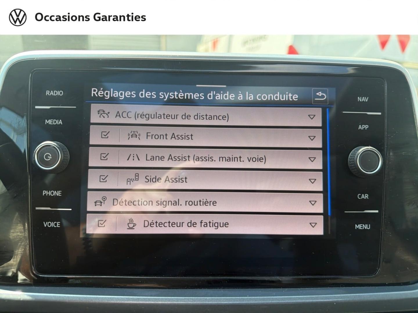 Voitures occasions VOLKSWAGEN T-ROC Style Villemomble