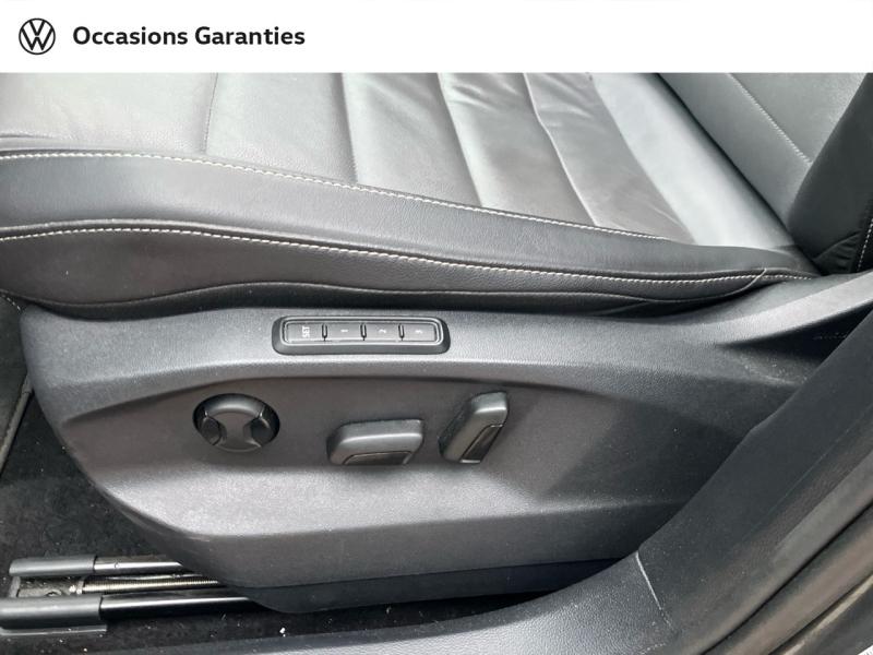 Voitures occasions VOLKSWAGEN T-ROC Style Exclusive Villemomble