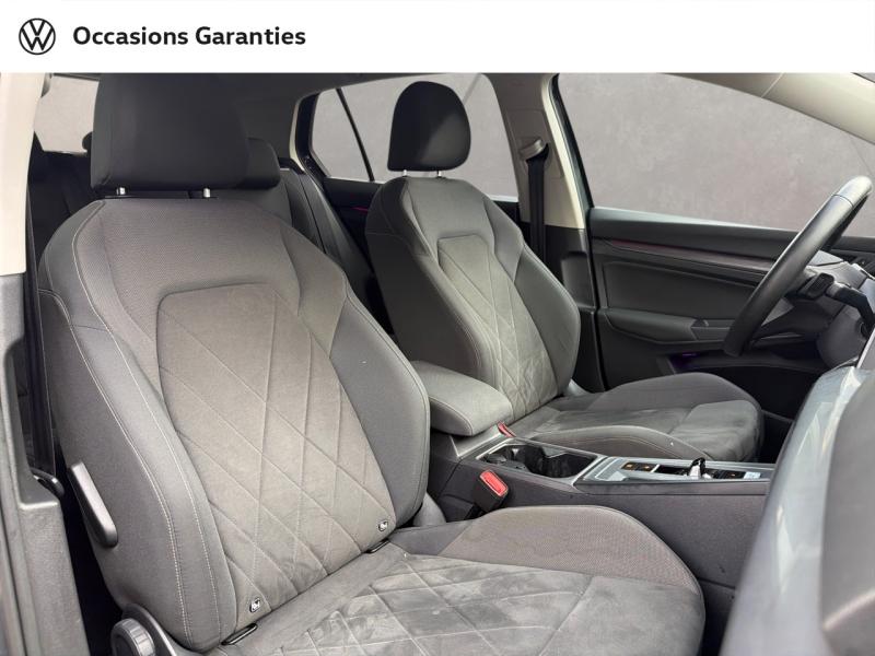 Voitures occasions VOLKSWAGEN GOLF Style 1st Villemomble