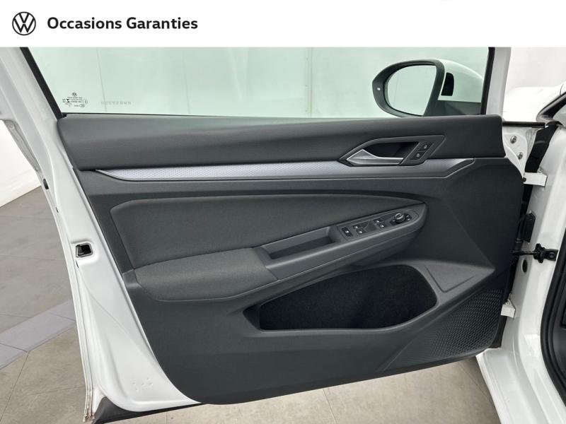 Voitures occasions VOLKSWAGEN GOLF Active Villemomble