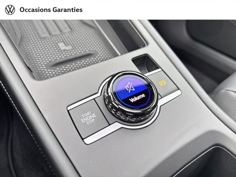 Voitures occasions VOLKSWAGEN T-ROC R-Line Villemomble