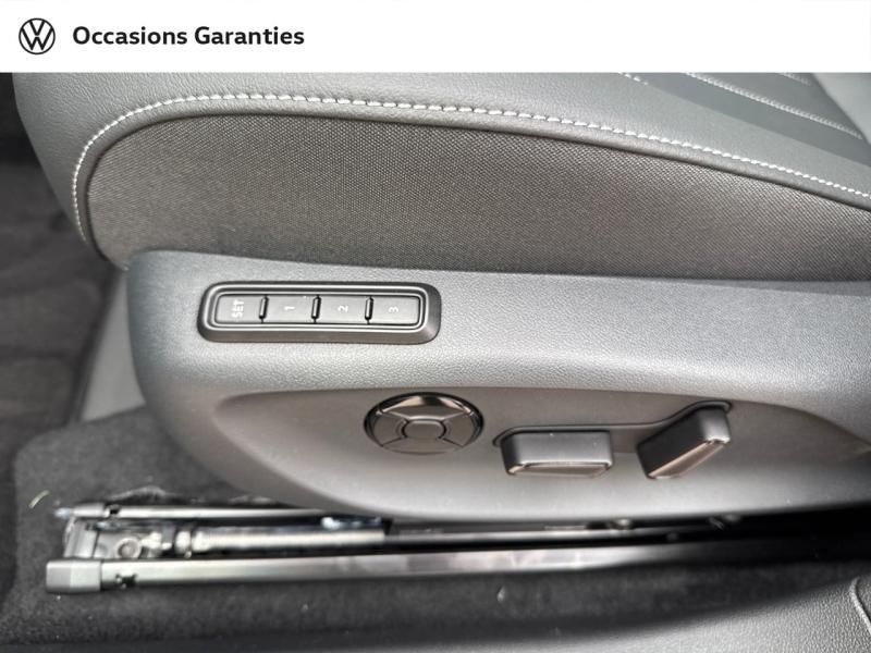 Voitures occasions VOLKSWAGEN T-ROC R-Line Villemomble