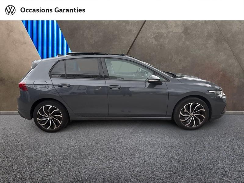 Voitures occasions VOLKSWAGEN GOLF Life Villemomble