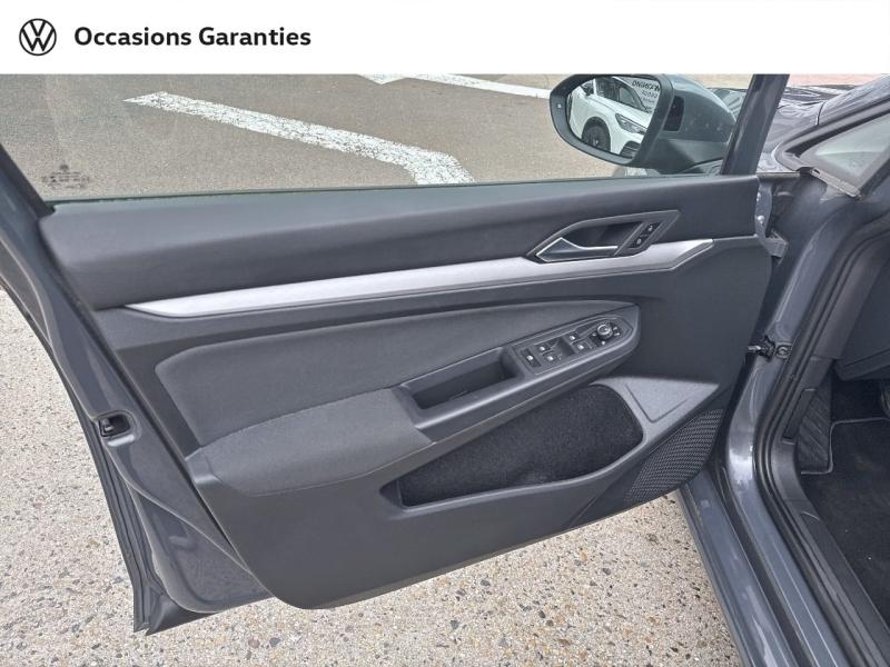 Voitures occasions VOLKSWAGEN GOLF Life Villemomble