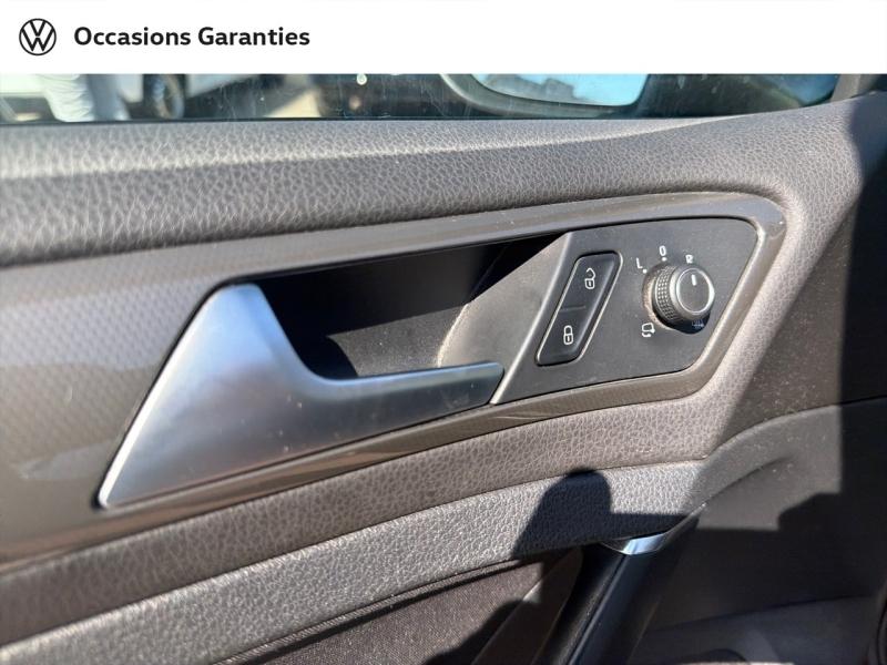 Voitures occasions VOLKSWAGEN GOLF IQ.Drive Villemomble
