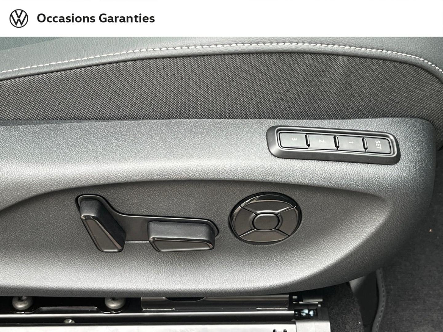 Voitures occasions VOLKSWAGEN T-ROC R-Line Villemomble