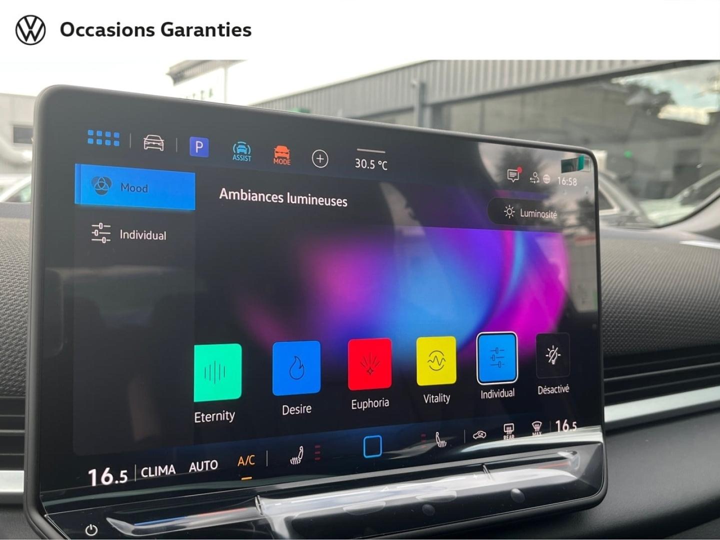 Voitures occasions VOLKSWAGEN T-ROC R-Line Villemomble