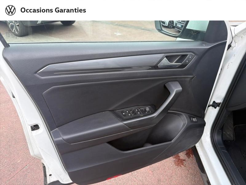 Voitures occasions VOLKSWAGEN T-ROC Carat Exclusive Villemomble