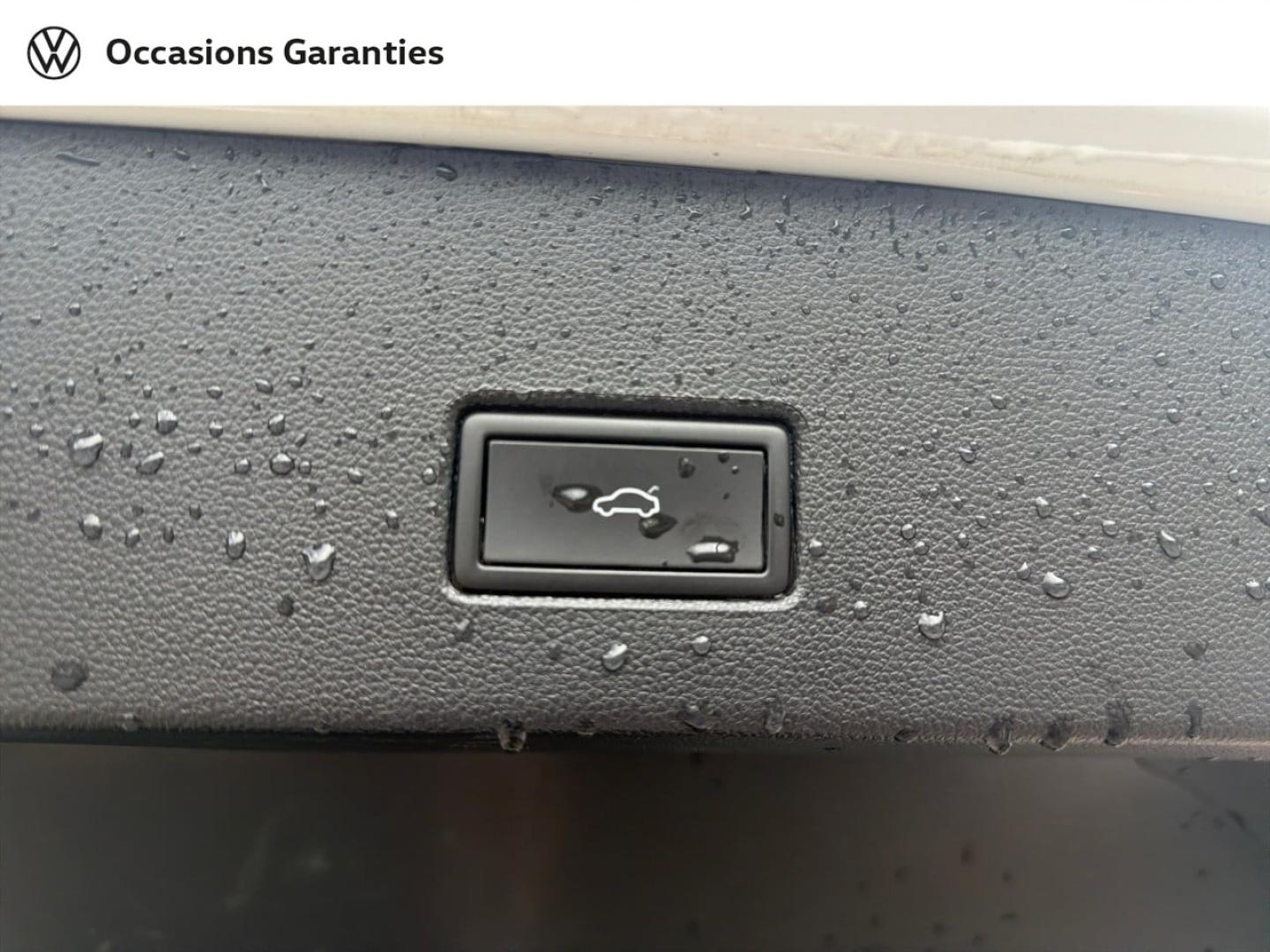 Voitures occasions VOLKSWAGEN T-ROC Carat Exclusive Villemomble