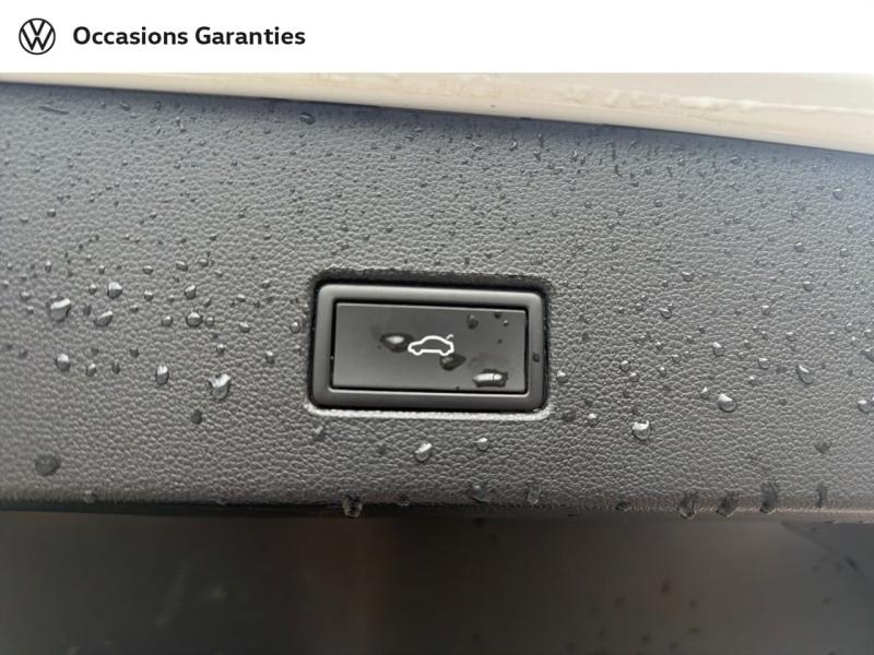 Voitures occasions VOLKSWAGEN T-ROC Carat Exclusive Villemomble