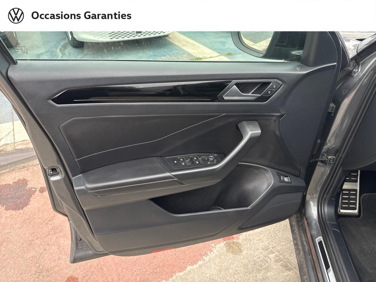 Voitures occasions VOLKSWAGEN T-ROC R-Line Villemomble