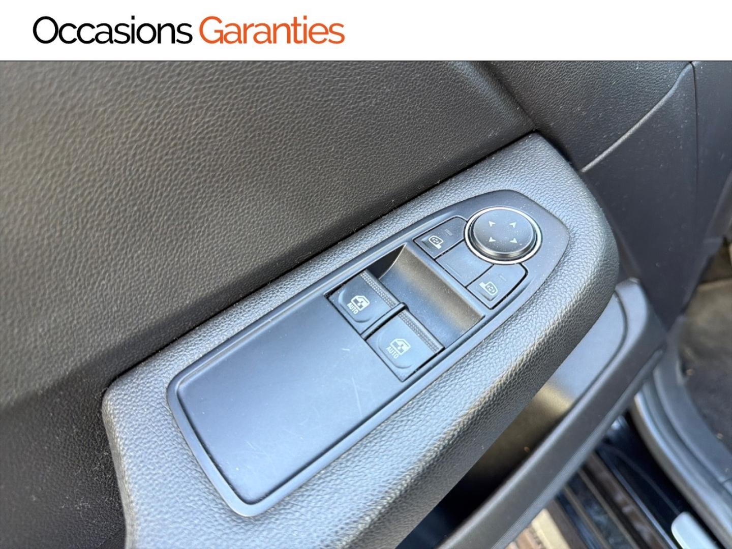 Voitures occasions RENAULT CLIO Limited Villemomble