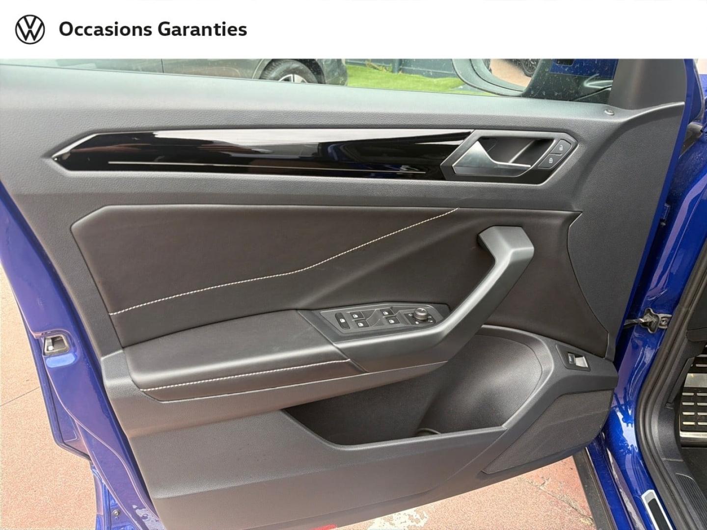 Voitures occasions VOLKSWAGEN T-ROC R-Line Villemomble
